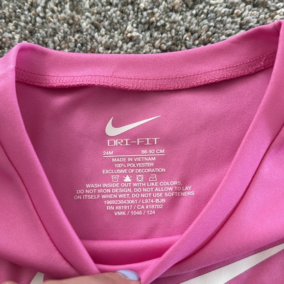 Nike Toddler Girls 2 Piece Pink Dri Fit Shorts and Tshirt Set - Picture 7 of 11
